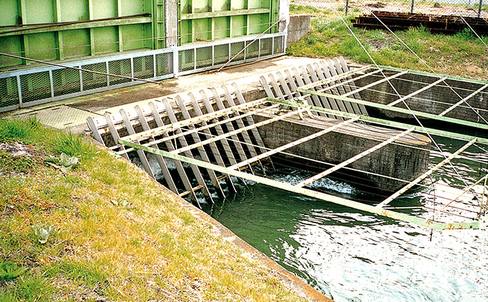 Screen panel of rainwater road